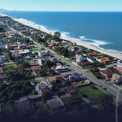 As melhores praias e pontos turísticos de Itapoá para conhecer e morar perto